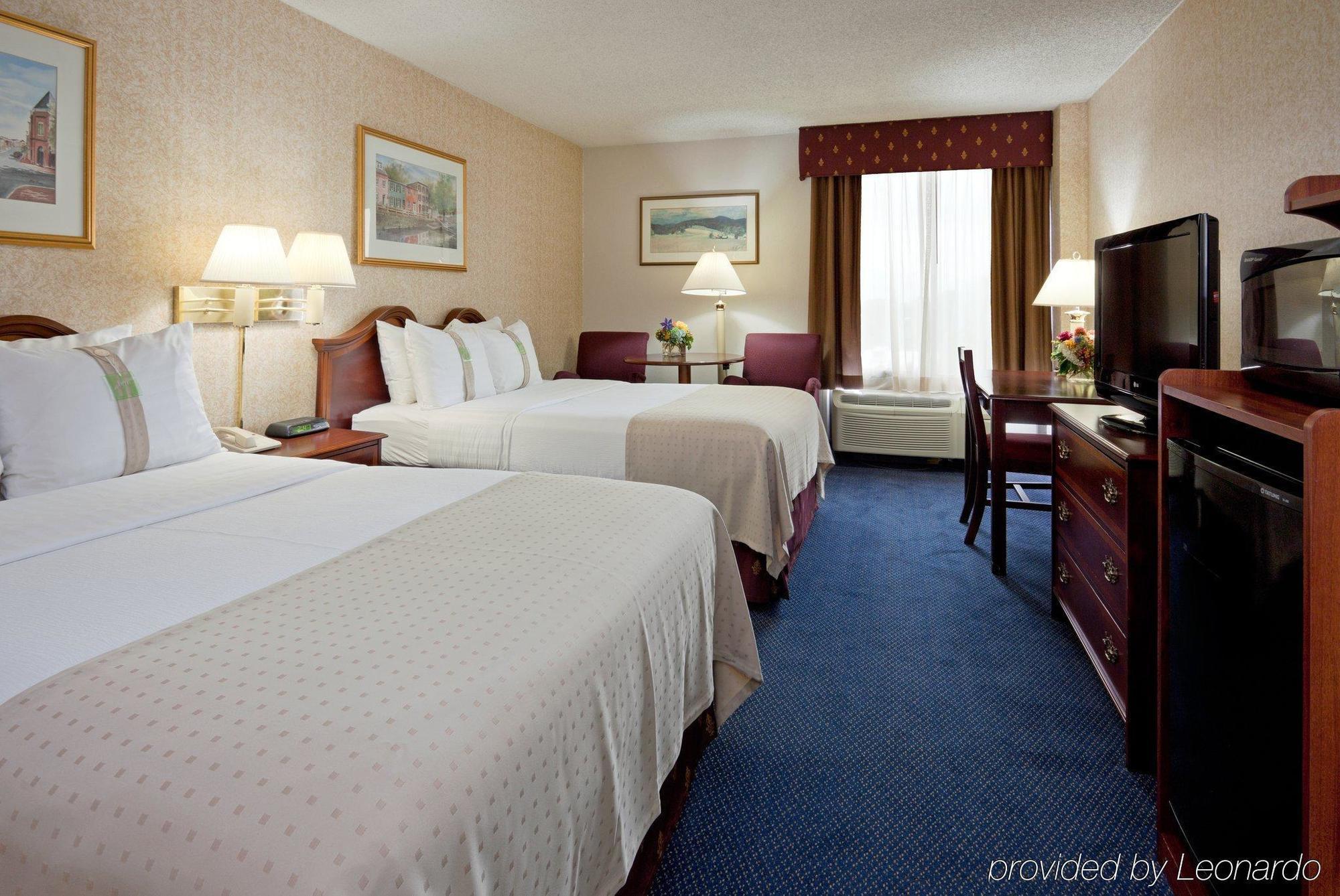 Holiday Inn Washington-Georgetown Стая снимка