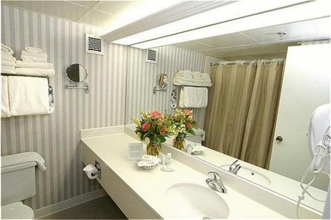 Holiday Inn Washington-Georgetown Стая снимка